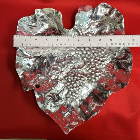Vintage Grape Leaf Silver Tone Wall Hanging Decor - Picture 9 of 13